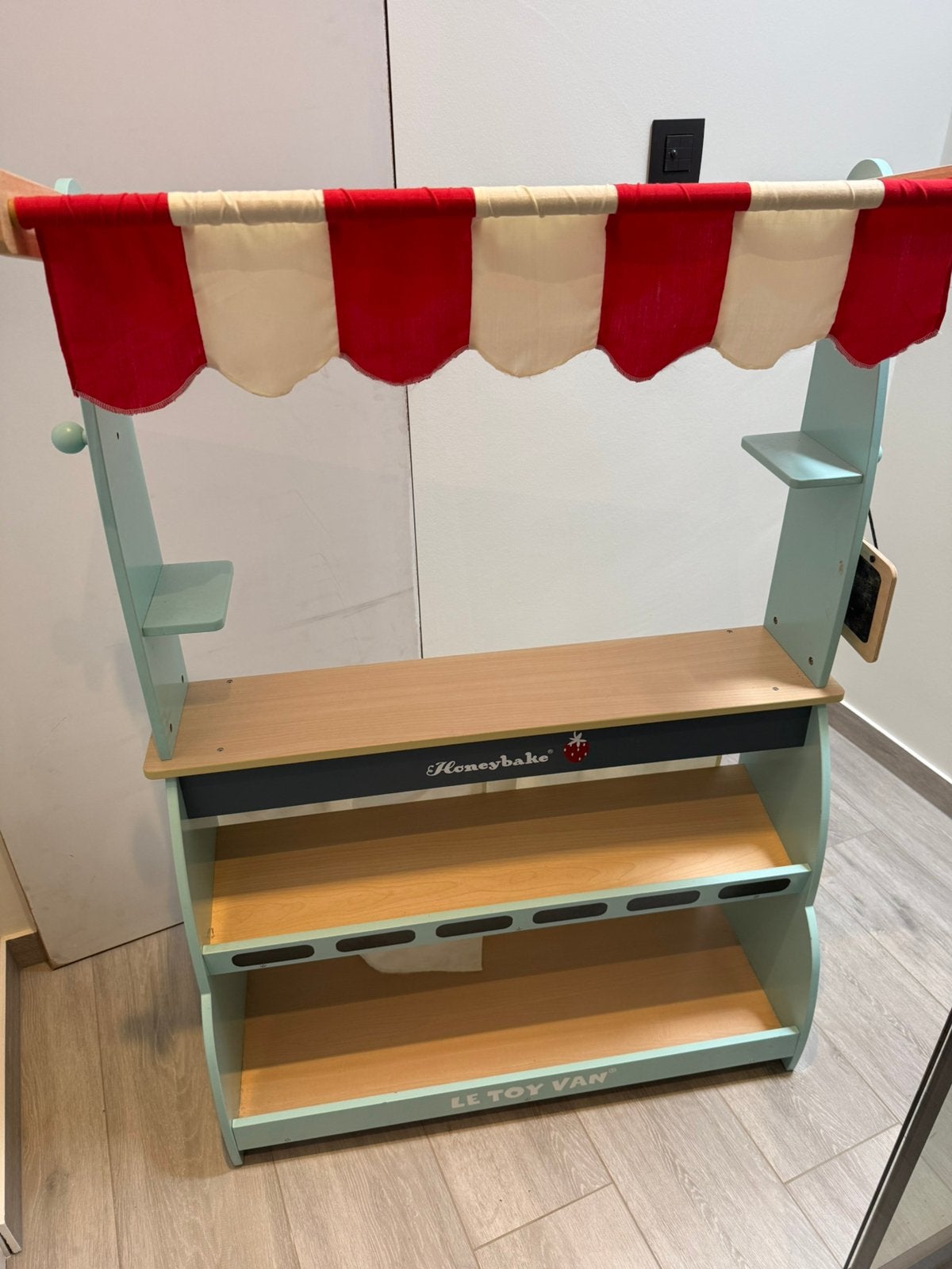 le toy van winkeltje, Enfants & Bébés, Jouets | Jouets en bois, Enlèvement, Comme neuf