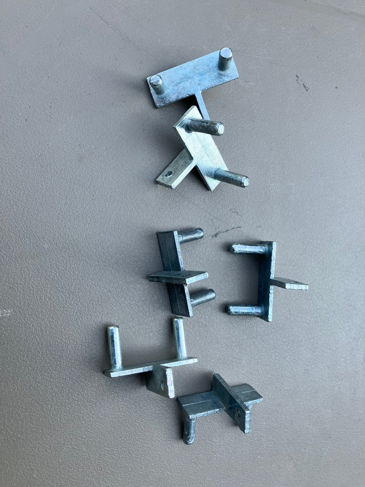 Ikea IVAR “shelfhold” beugels, Maison & Meubles, Armoires | Étagères, Comme neuf, Enlèvement ou Envoi