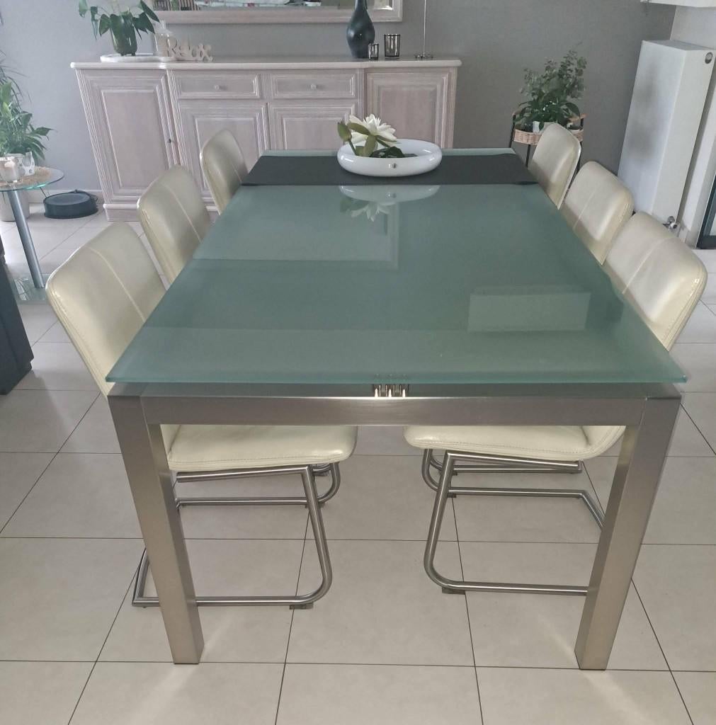Moderne eettafel met Inox poten en glazen blad, Huis en Inrichting, Tafels | Eettafels, Ophalen, 50 tot 100 cm, Vijf personen of meer