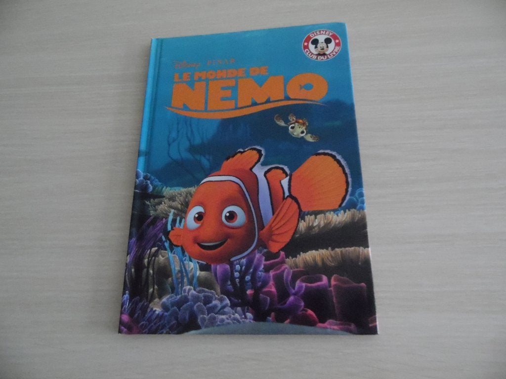 LE MONDE DE NÉMO MICKEY CLUB DU LIVRE, Livres, Garçon ou Fille, Enlèvement ou Envoi, Fiction général, Comme neuf