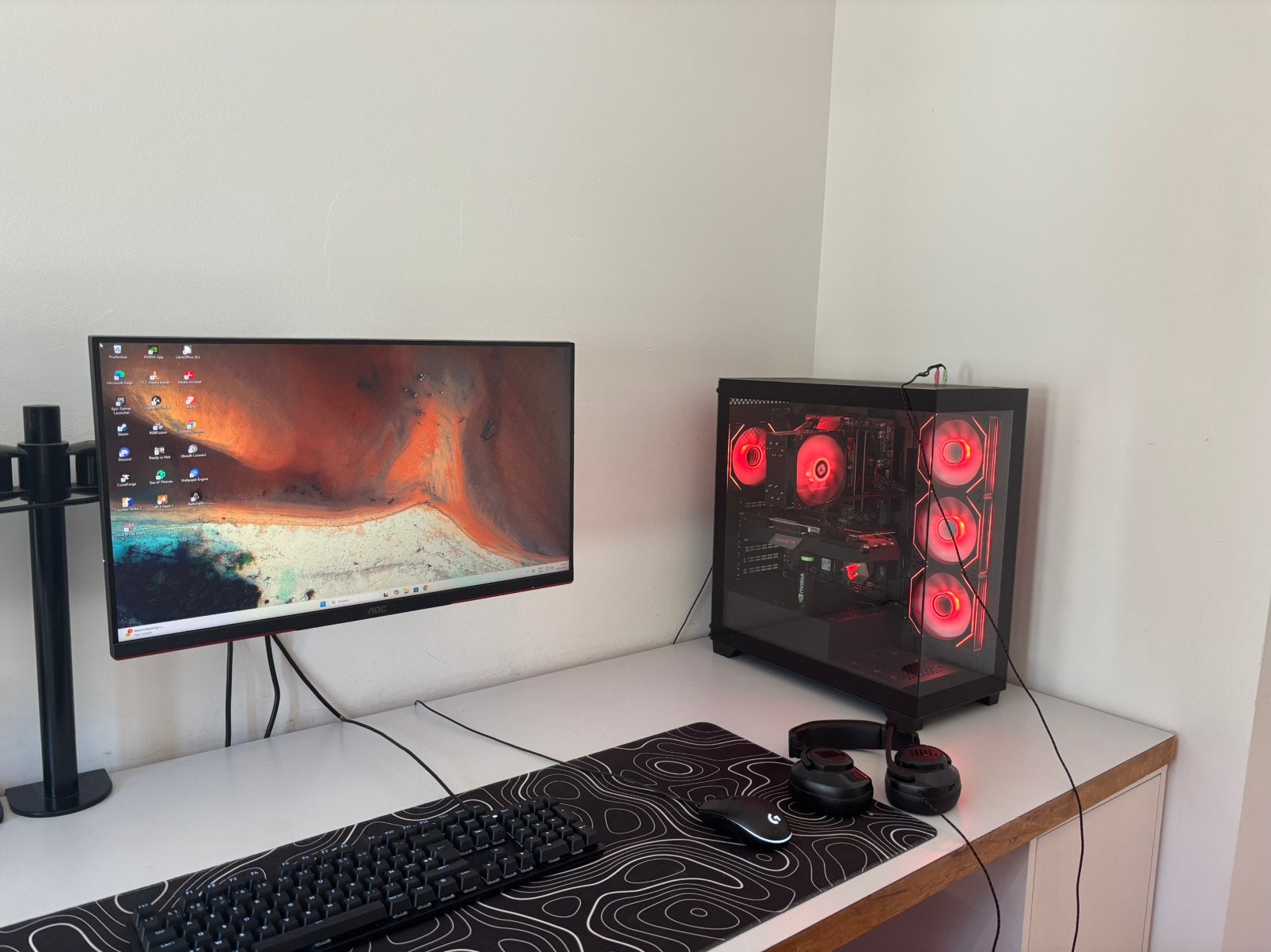 COMPLETE GAMING SETUP TE KOOP, Computers en Software, Desktop Pc's, Refurbished, 3 tot 4 Ghz, SSD, 16 GB, Met videokaart, Met monitor