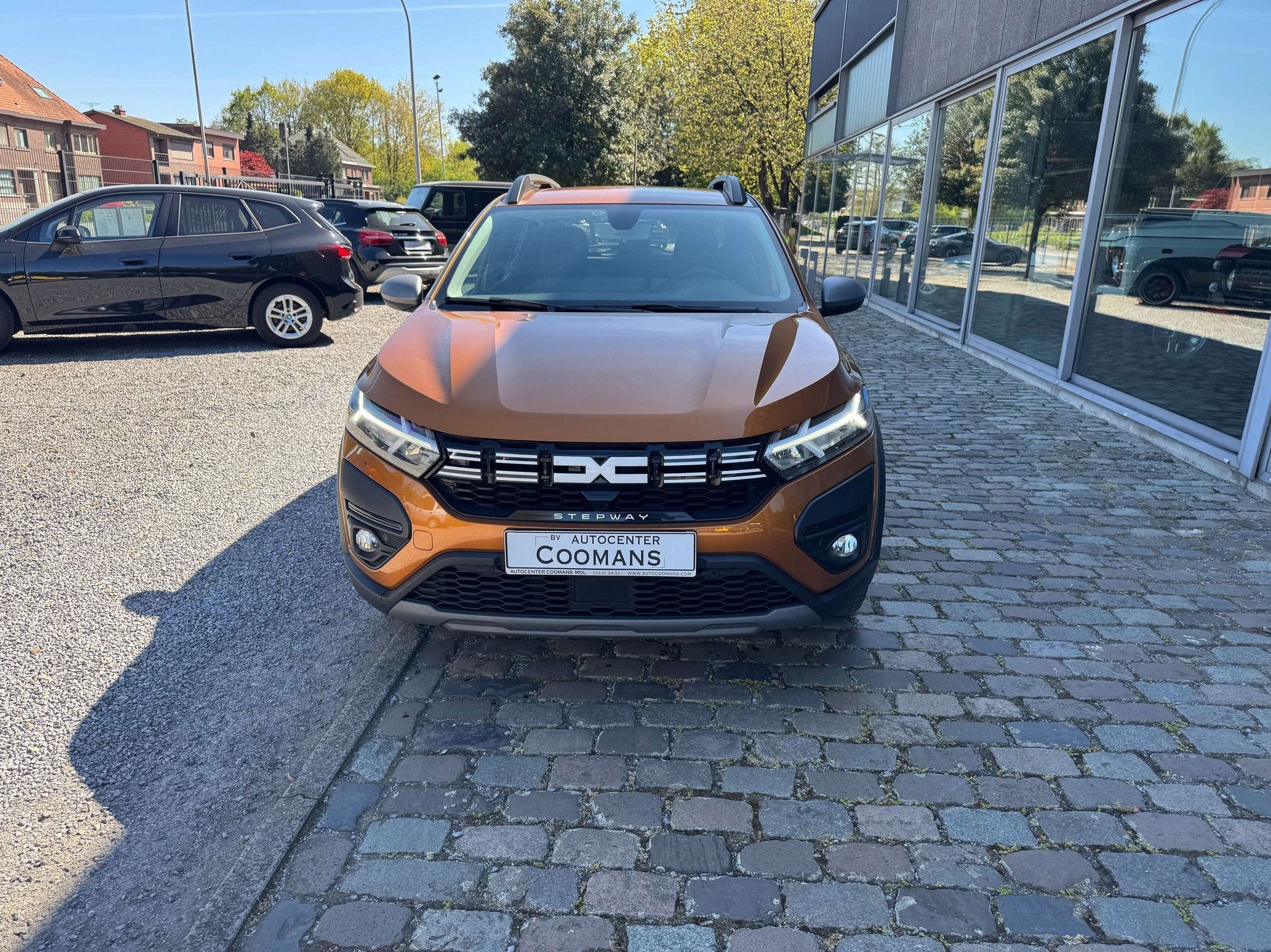 Dacia Sandero Sandero Stepway 1.0 TCe (bj 2023), Auto's, Voorwielaandrijving, Stof, Gebruikt, Zwart