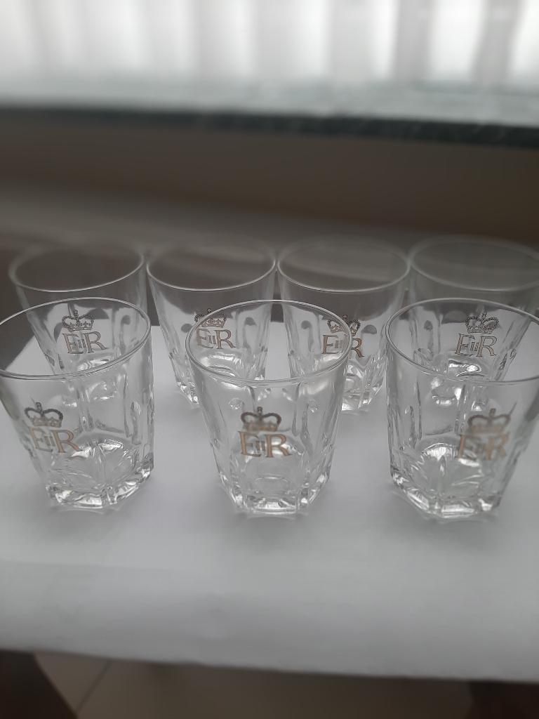 7 whiskyglazen monogram Elisabeth II, Ophalen, Zo goed als nieuw