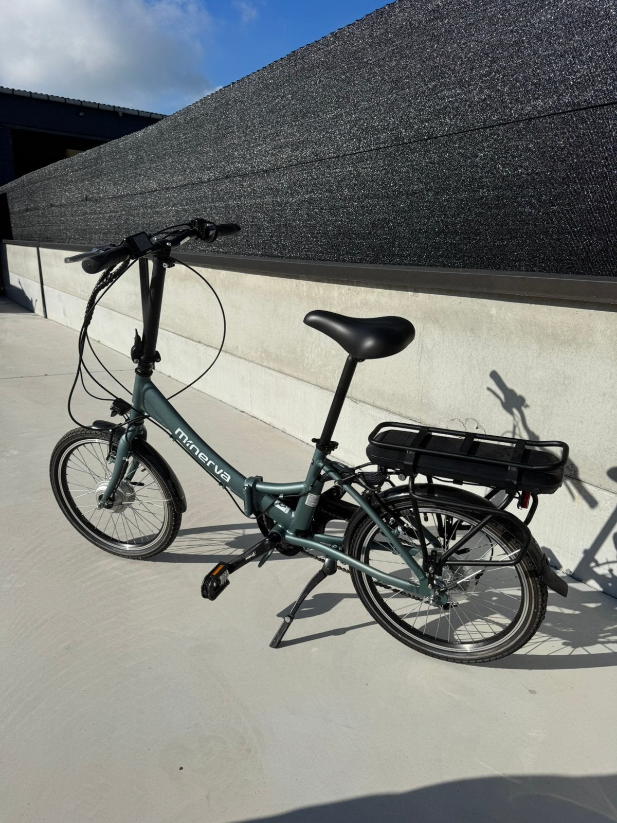 Elektrische plooifiets Minerva, slechts 2km op teller, Vélos & Vélomoteurs, Neuf, Vitesses, Femmes, Enlèvement