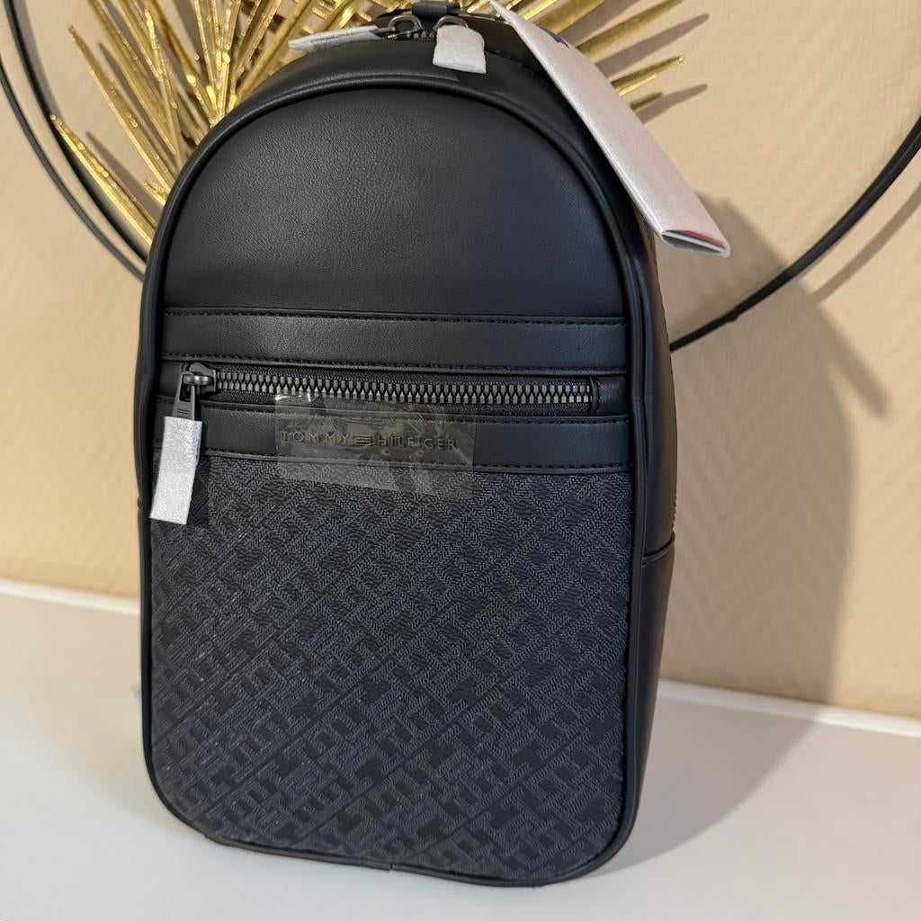 Tommy Hylfiger zwart heuptasje, Handtassen en Accessoires, Tassen | Rugtassen, Verzenden, Nieuw, Overige merken