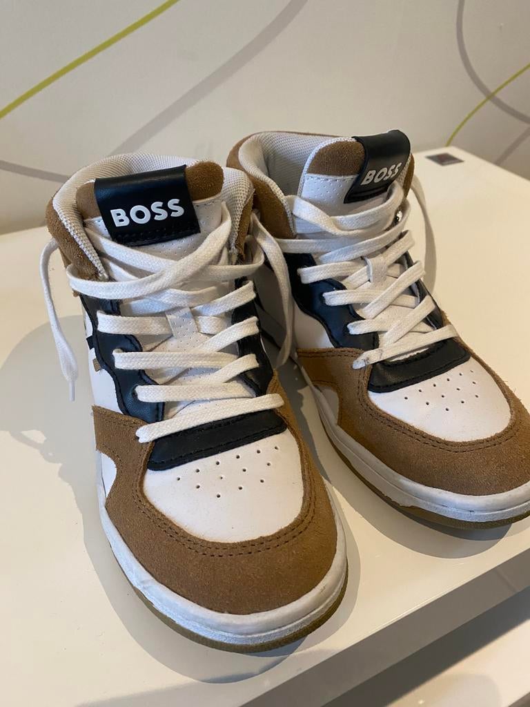 Boss kinderschoenen ! Zo goed als nieuw., Kleding | Heren, Schoenen, Ophalen, Zo goed als nieuw