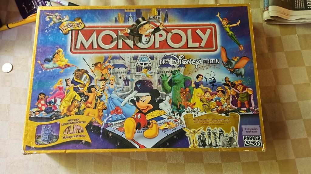 bordspel Monopoly Disney 3d kasteel Monopolie mist 2 krt, Hobby en Vrije tijd, Vijf spelers of meer, Ophalen of Verzenden, Zo goed als nieuw