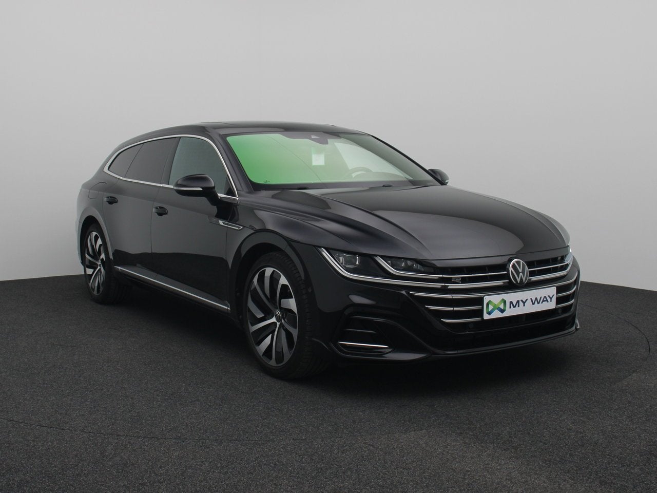Volkswagen Arteon Shooting Brake R-Line Business Premium 1.5, Auto's, Arteon, Zwart, 154 g/km, Sportstoelen