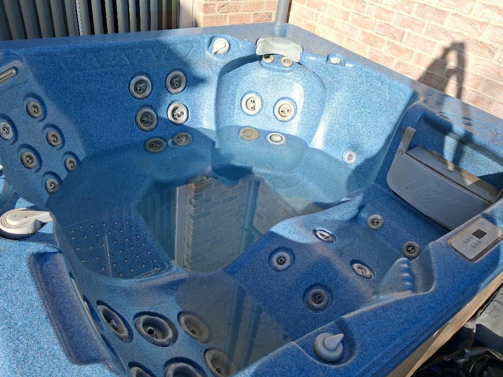 Jacuzzi amerikaans model ( dringend weg), Enlèvement, Utilisé, Fixé