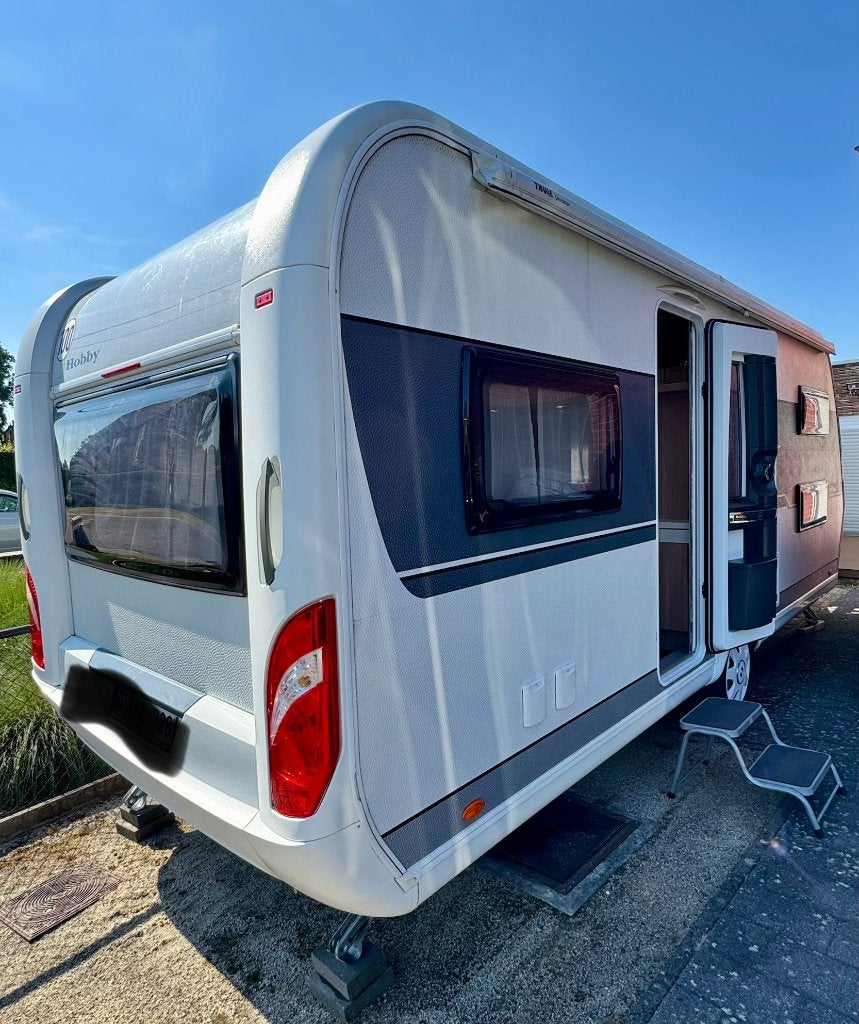 Hobby De Luxe 515 UHK (hefbed) - Zeer compleet (Mover, ...), Caravans en Kamperen, Rondzit, Hobby, Hefbed, Particulier