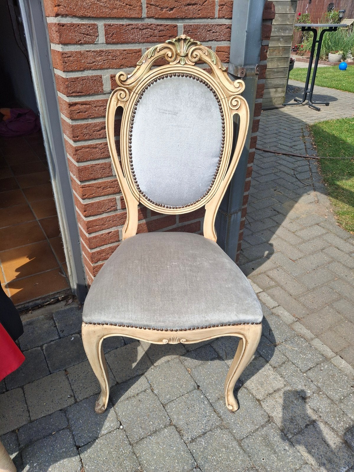 Antieke sierstoel., Ophalen