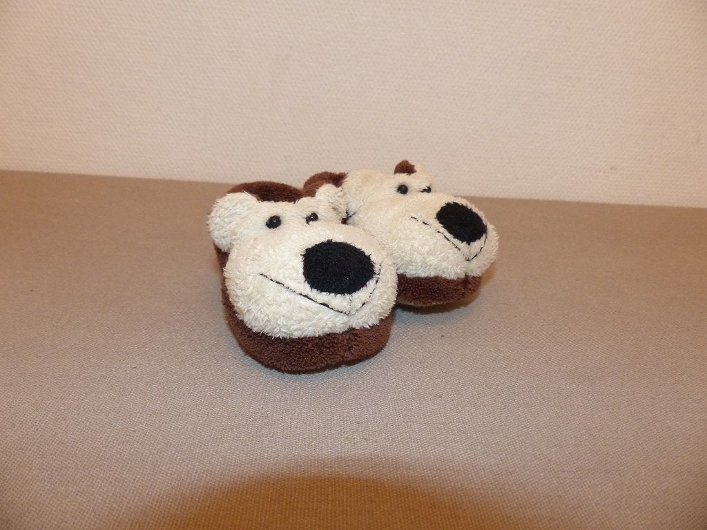 Chaussons Monkey - taille 17, Enfants & Bébés, Vêtements de bébé | Chaussures & Chaussettes, Comme neuf, Garçon ou Fille, Pantoufles