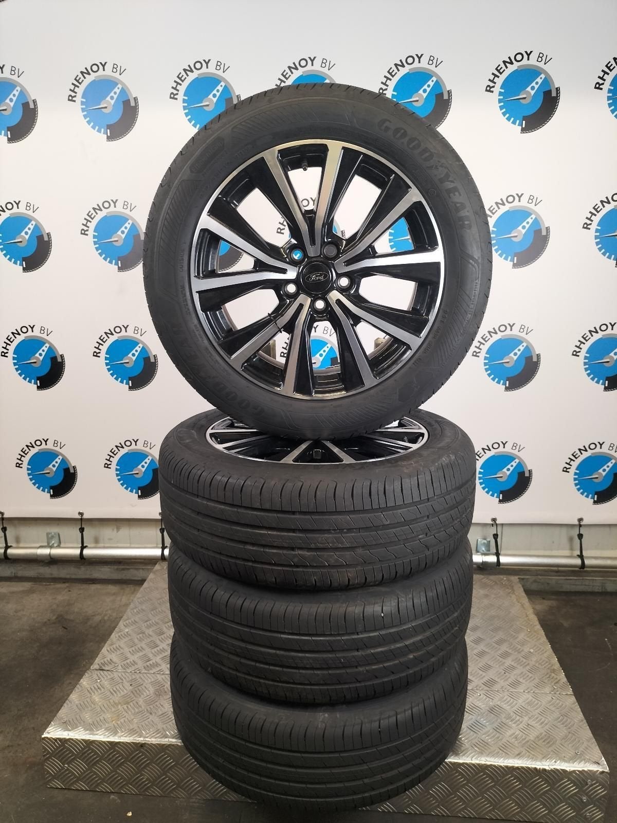 Ford Puma 2024 Zomerset Goodyear 215/55 17, Pneus et Jantes, 215 mm, Véhicule de tourisme, Pneus été