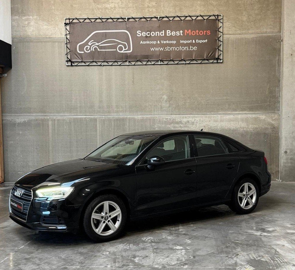 Audi A3 Berline 30 TFSI Benzine – Bouwjaar 2019 - Topstaat, Voorwielaandrijving, 4 deurs, Stof, Zwart