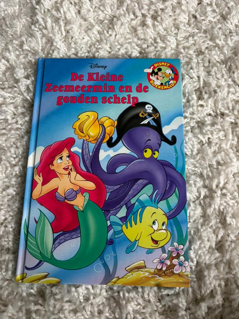 Disney boekenclub - De Kleine Zeemeermin en de gouden schelp, Enlèvement ou Envoi, Utilisé, Garçon ou Fille, Fiction général