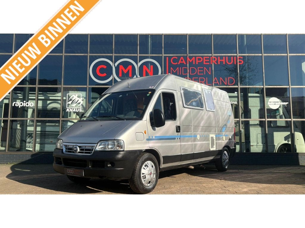 Adria Twin 560 560,Vastbed,Airco, Caravans en Kamperen, Mobilhomes, Buscamper of Camperbus, Ringverwarming, Koelkast, Bedrijf