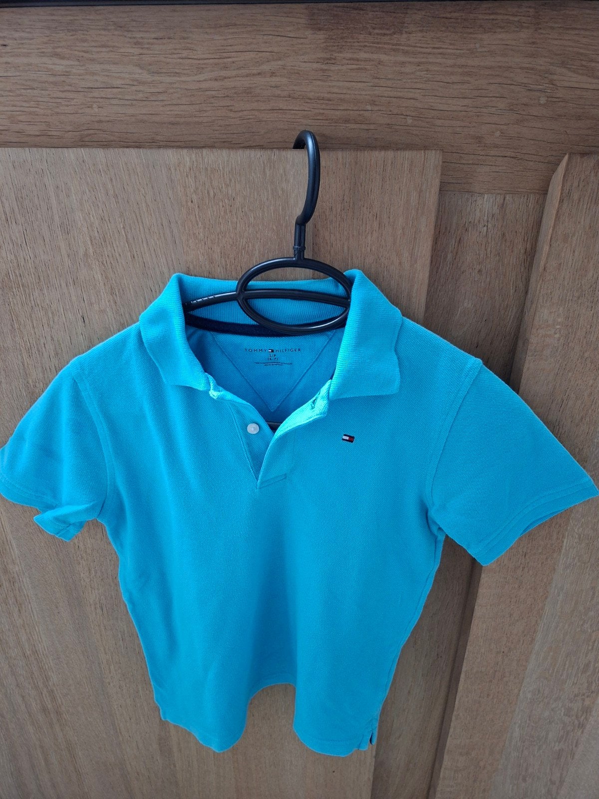 Polo Tommy Hilfiger 116/122, Garçon, Enlèvement ou Envoi, Chemise ou À manches longues, Comme neuf
