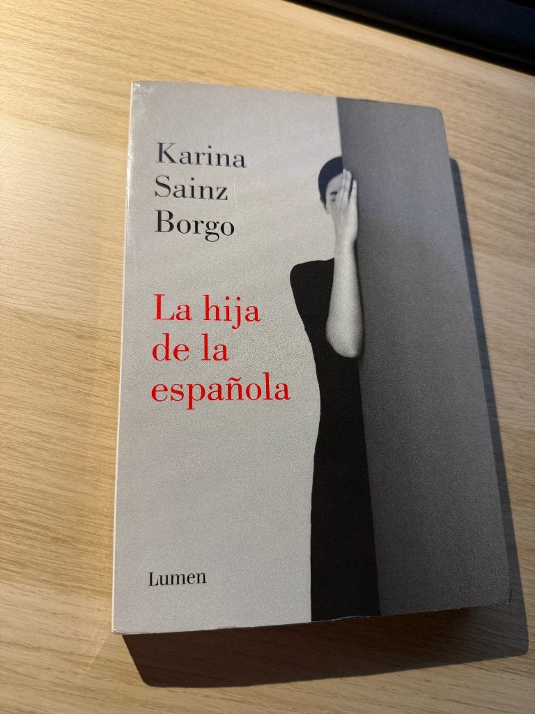 Spaans Boek - La hija de la española, Boeken, Taal | Spaans, Non-fictie, Ophalen of Verzenden, Zo goed als nieuw, Karina Sainz Borgo