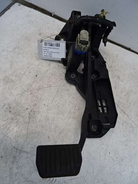 PEDALE DE FREIN Ford Mondeo V (01-2014/04-2015), Utilisé, Ford