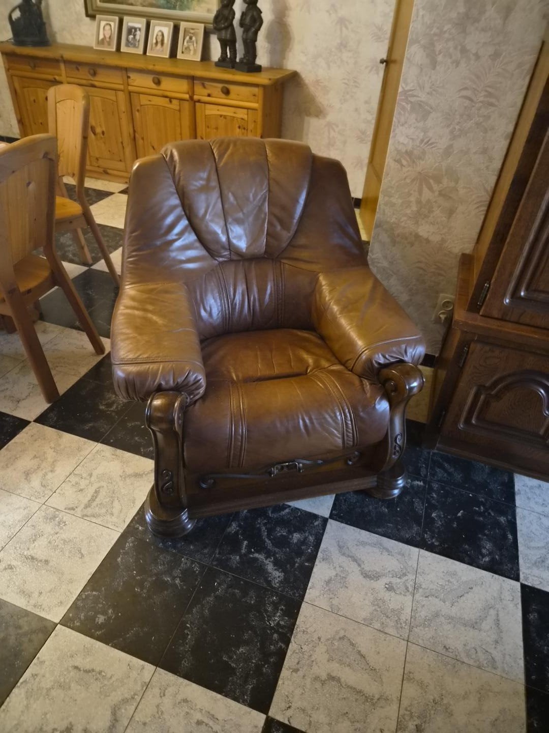 2 fauteuils classiques marron cognac — excellent état, Enlèvement