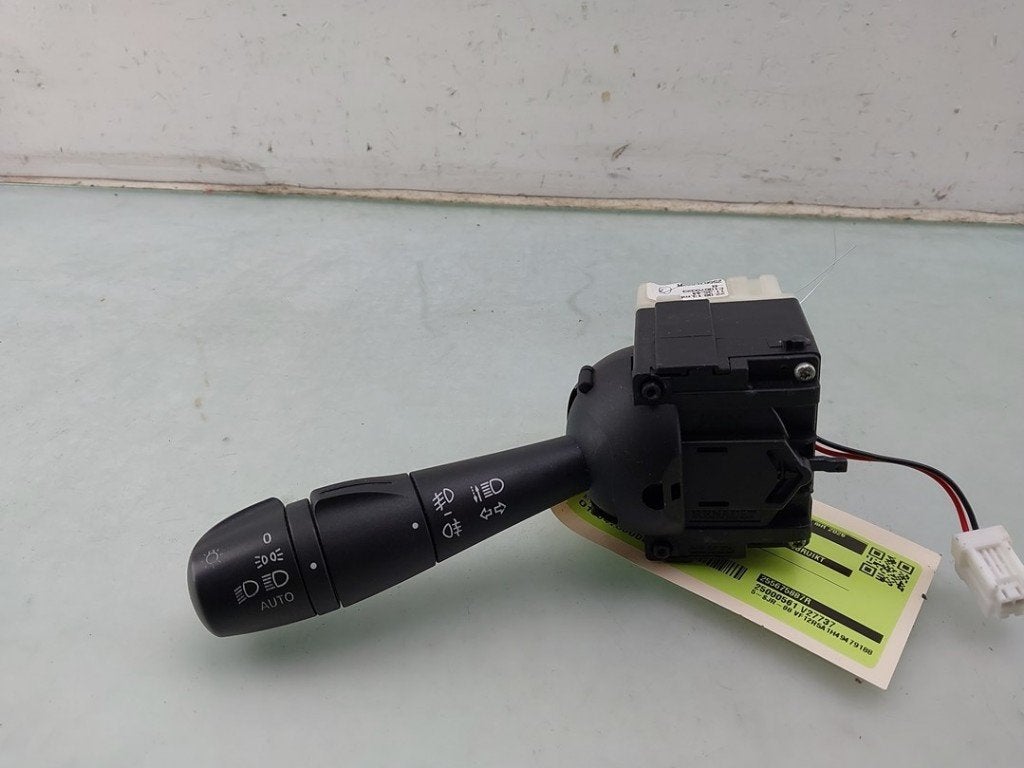 KNIPPERLICHTSCHAKELAAR Renault Captur (2R) (01-2013/-), Dhr. J. Ham, Gebruikt, Renault, Administratie@autoham.nl