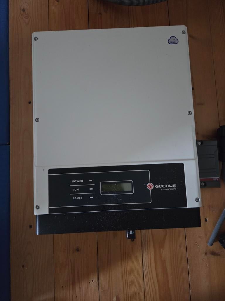 GoodWe GW4200D-NS omvormer, Ophalen, Zo goed als nieuw, Overige typen, 200 wattpiek of meer