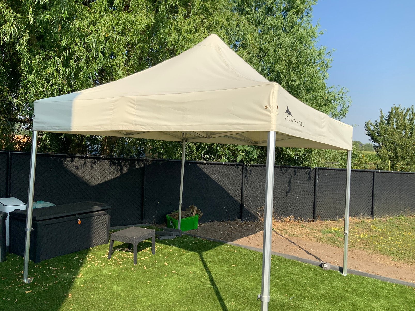 Partyb tent, Ophalen, Zo goed als nieuw