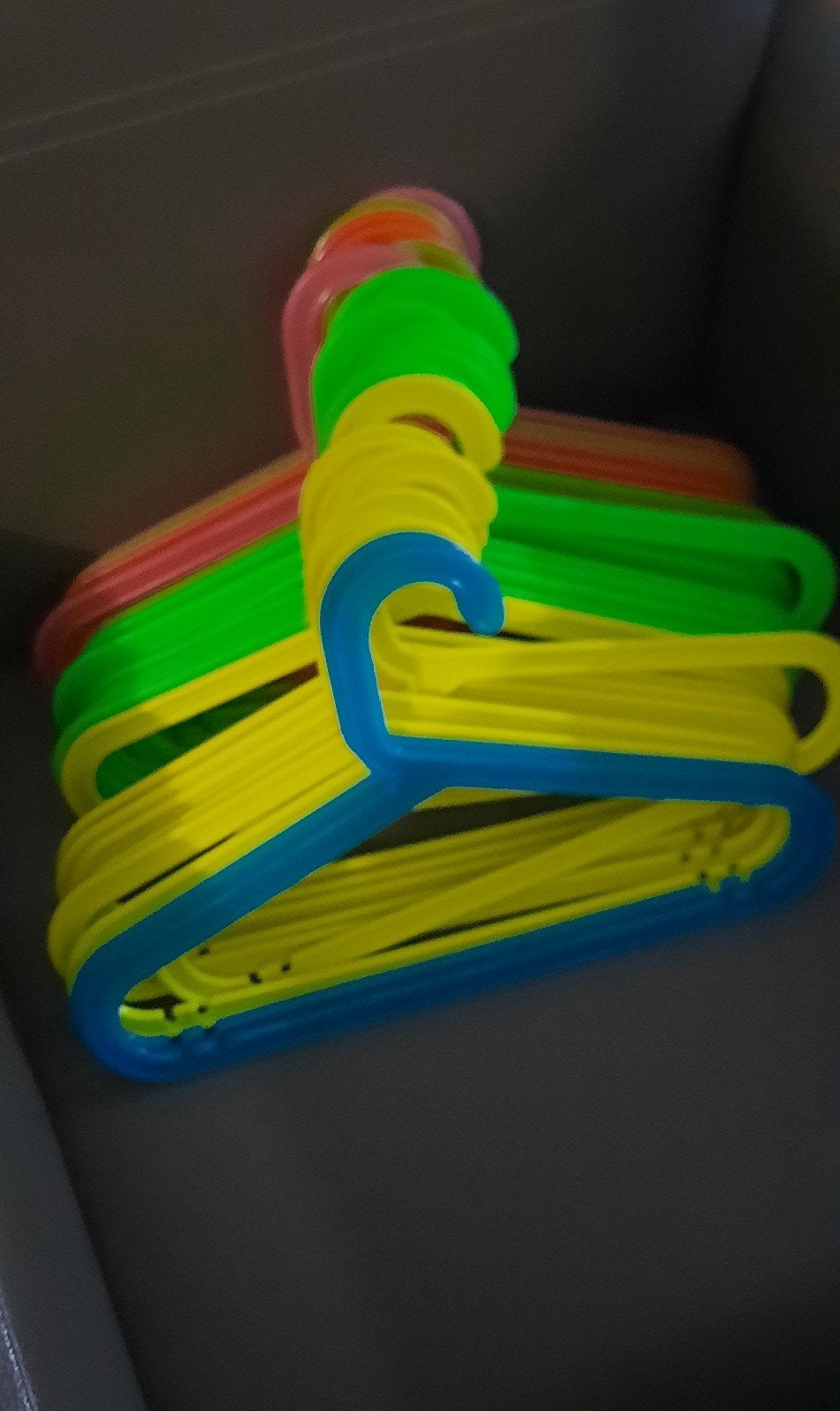 porte-manteaux, cintres pour chambres d'enfants gratuits, Enlèvement, Comme neuf, Plastique, Enfants
