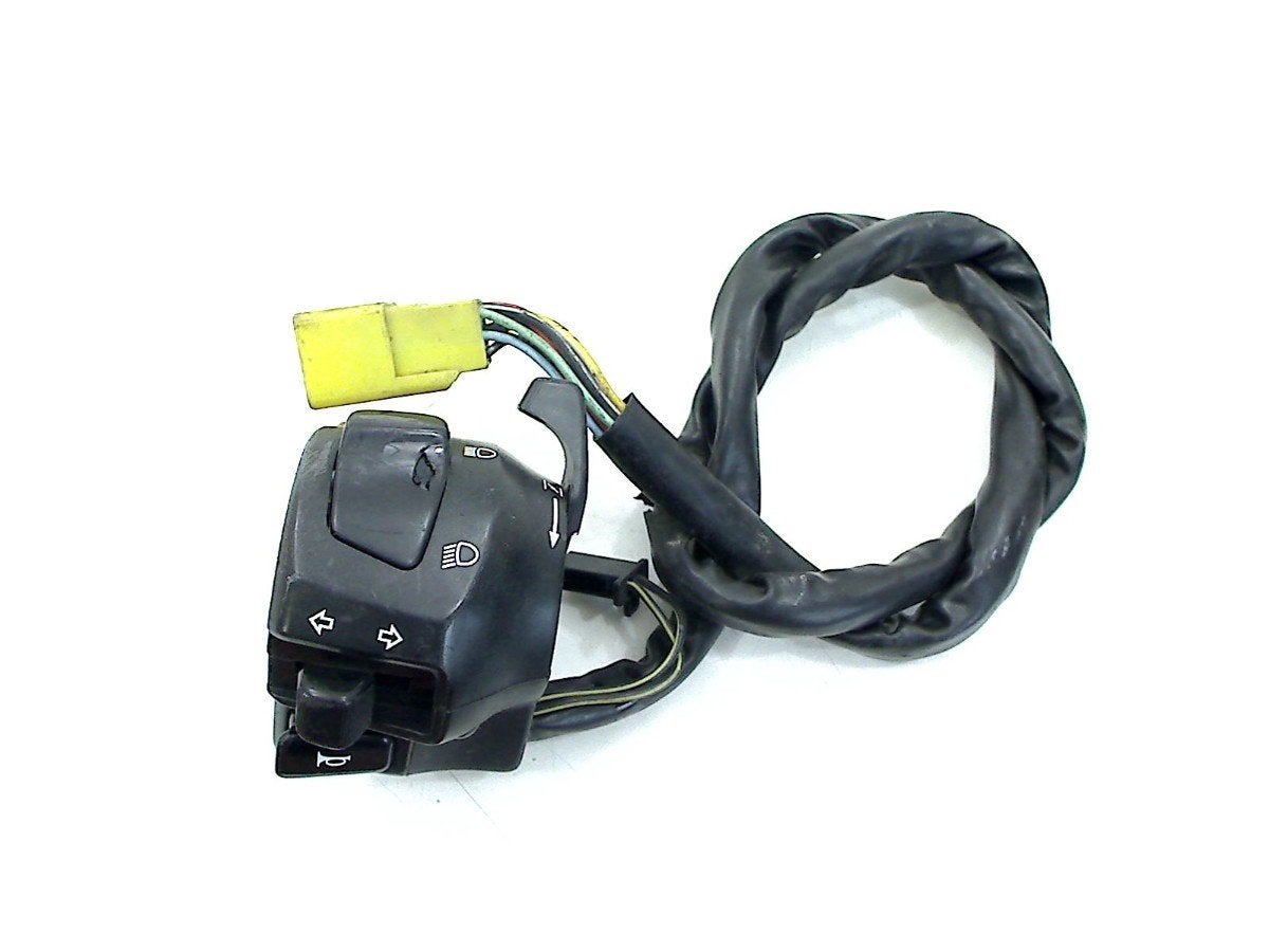 COMMUTATEUR GAUCHE GSX R 600 1997-2000 SRAD (GSXR 600), Dhr. S. di Majo, Utilisé, Info@cama-motorparts.nl, P.J. Troelstraweg 8 8
3144 CX  MAASSLUIS, NL