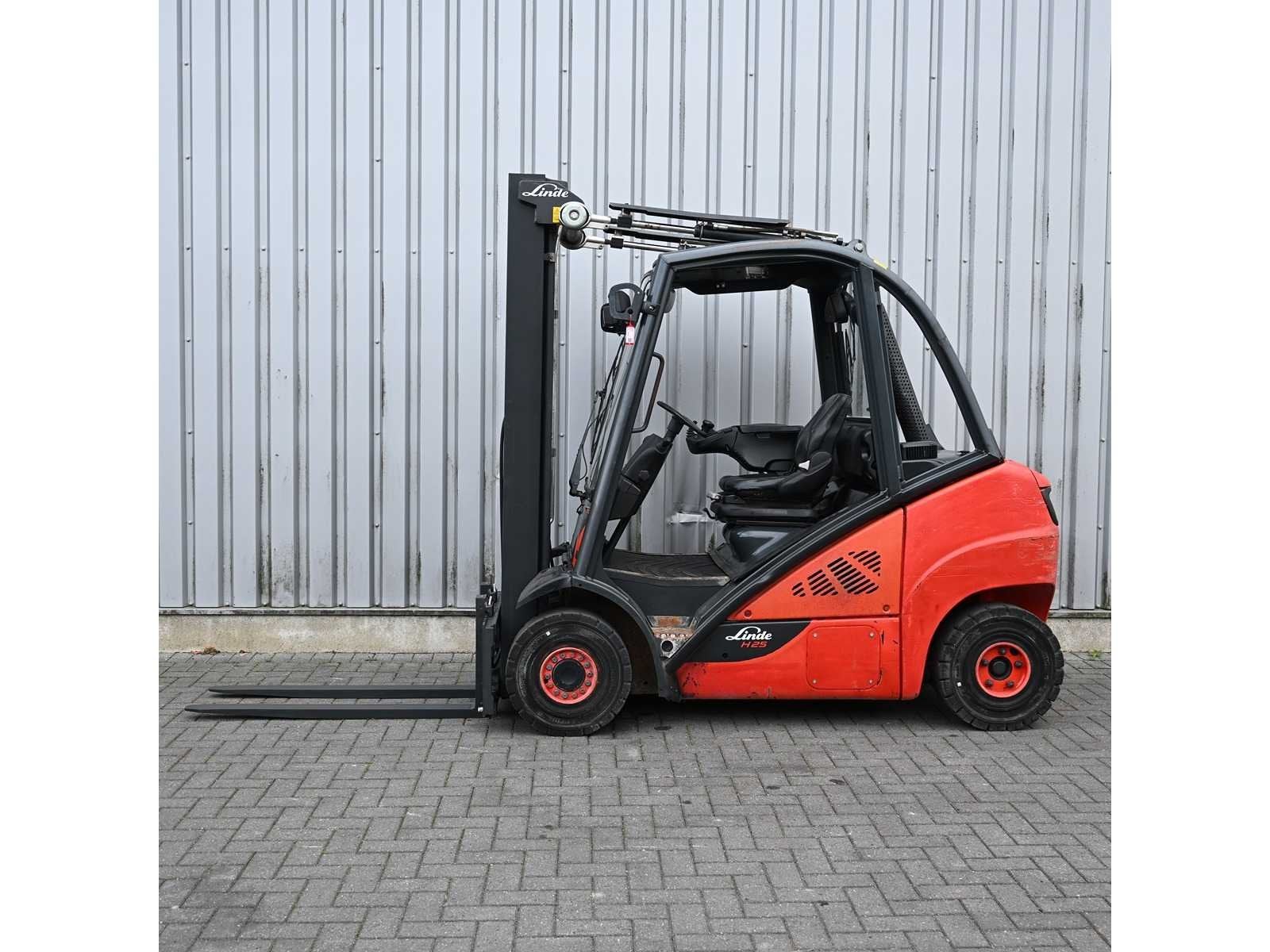 Linde H25D-02 Camion élévateur diesel, Articles professionnels, Diesel, Chariot élévateur, Linde