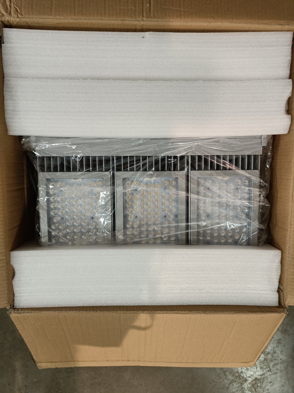 Sylvania Sylveo LED 20000LM NAR 4K, Enlèvement, Neuf, 50 à 200 watts, Lampe avec luminaire