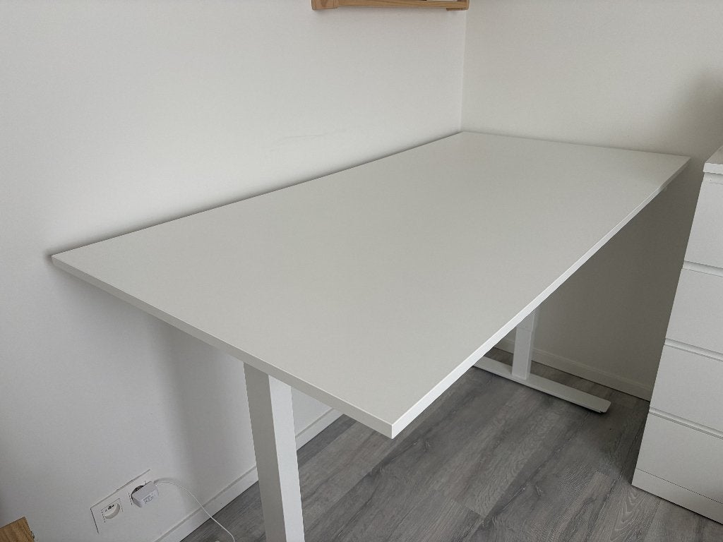 IKEA TROTTEN bureau zit/sta 160 x 80 cm, Huis en Inrichting, Bureaus, Ophalen, Zit-sta bureau, 160 cm, In hoogte verstelbaar