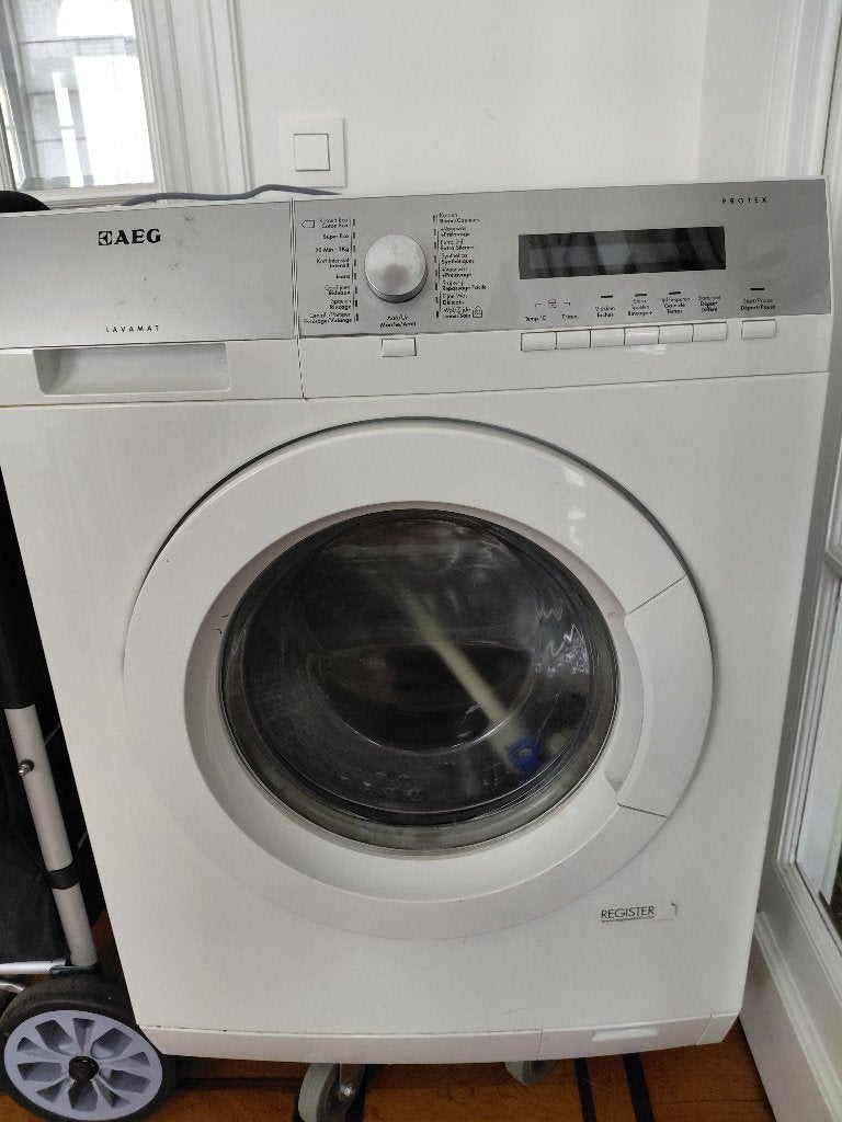 Lave-linge à donner. A réparer. Problème d'entrée d'eau., Electroménager, Enlèvement, Utilisé