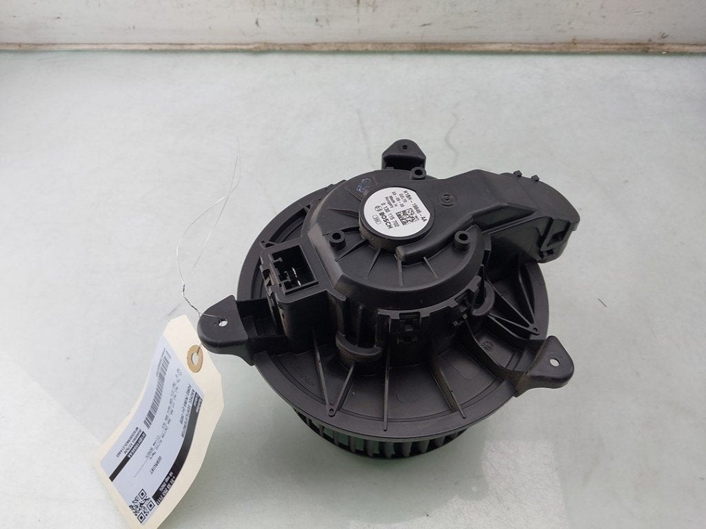 VENTILATEUR RADIATEUR MOTEUR Puma (|2067889|H1BH19846AA|), Robert Bosch AG, Robert-Bosch-Allee 1
74232  Abstatt, DE, Engineering@bosch.com