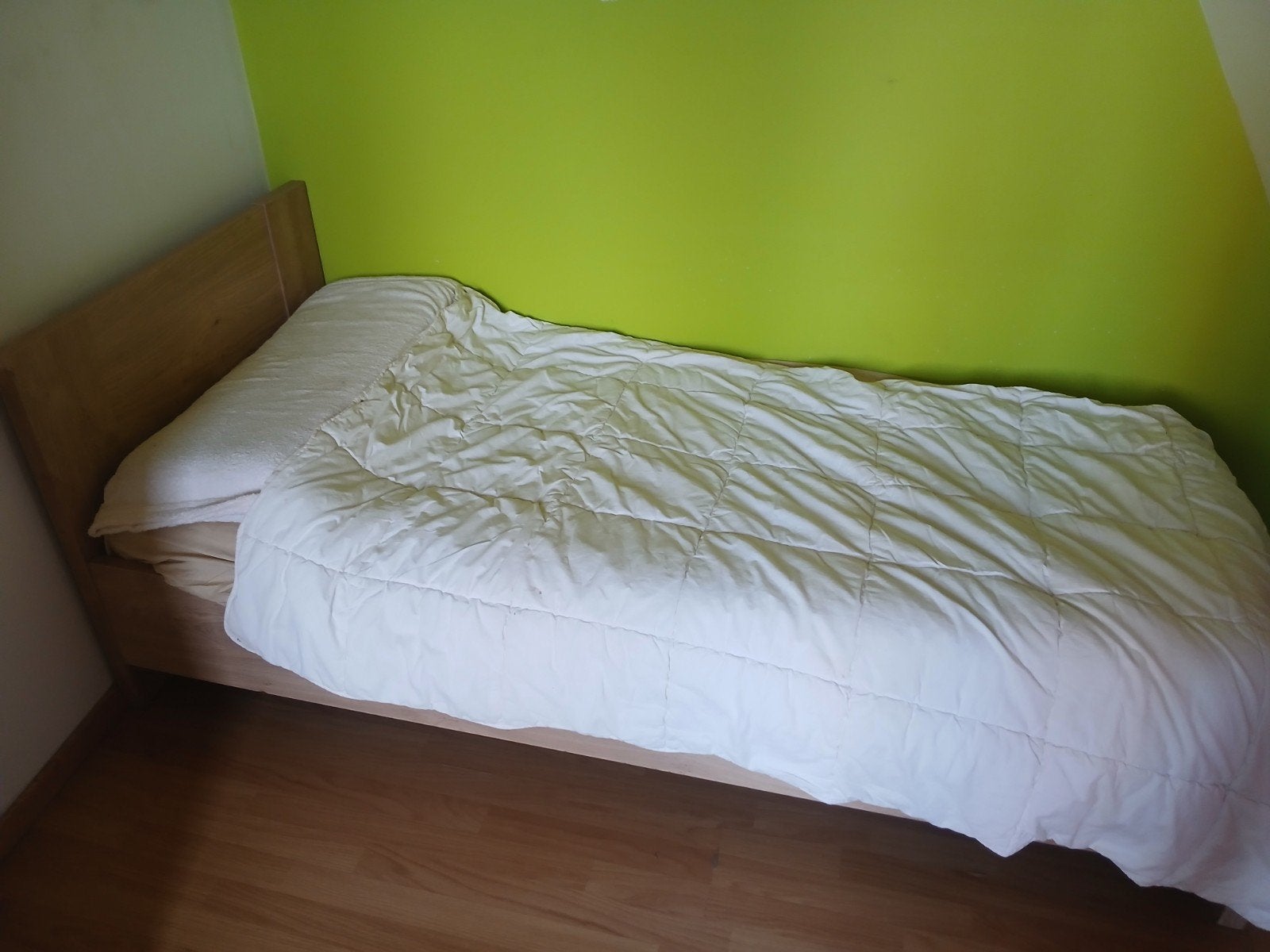 1 persoonsbedje met matras en lattenbodem en overtrek, Ophalen