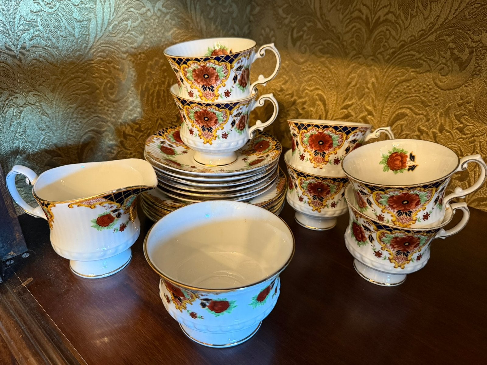 Vintage Elizabethan Victoriana servies, Ophalen