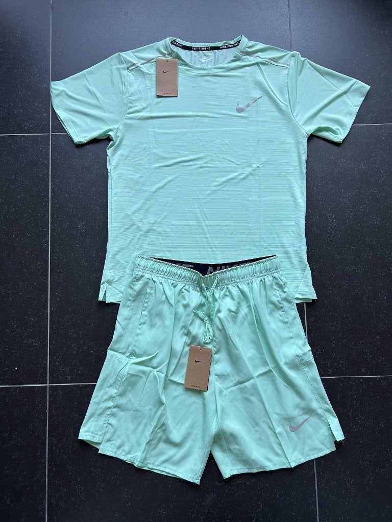 Nike Miller/Nike Running Dri-Fit, Vêtements | Hommes, Vêtements de sport, Neuf, Général, Nike, Vert