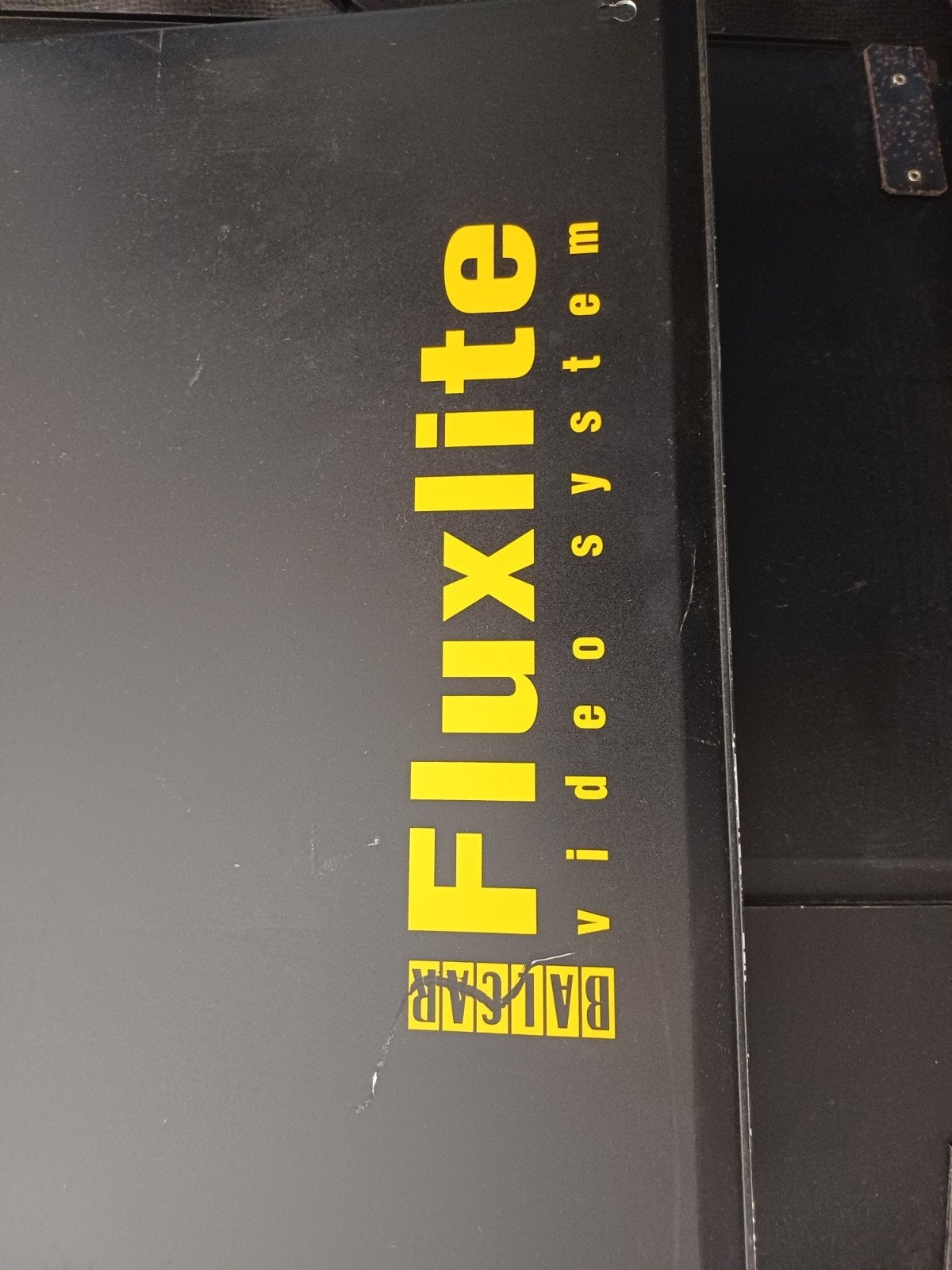 Balcar fluxlite, Enlèvement