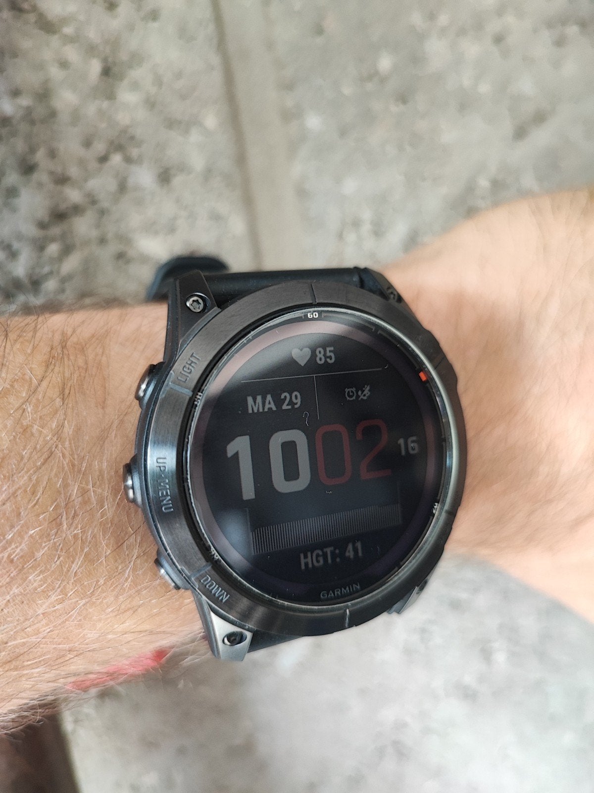 OP ZOEK - GARMIN sporthorloge - KAPOT scherm, Handtassen en Accessoires, Sporthorloges, Ophalen