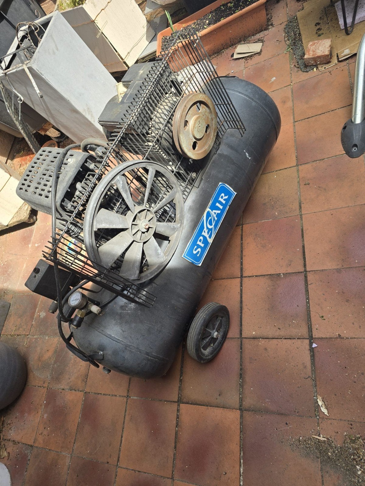 Werkende Specair Compressor - Grote Ketel (Enkel V-riem mist, Ophalen