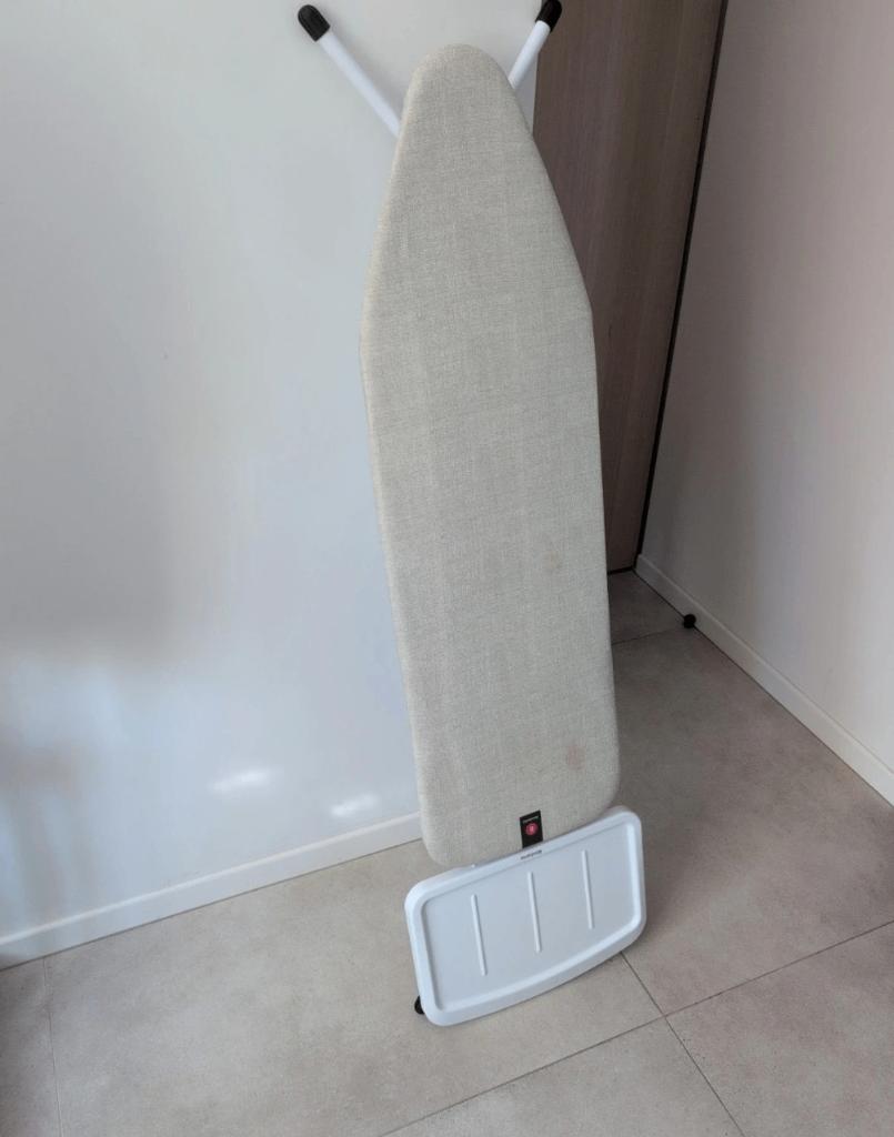 Brabantia Strijkplank - Stoomstrijkijzer, Ophalen, Zo goed als nieuw, Strijkijzer met snoer