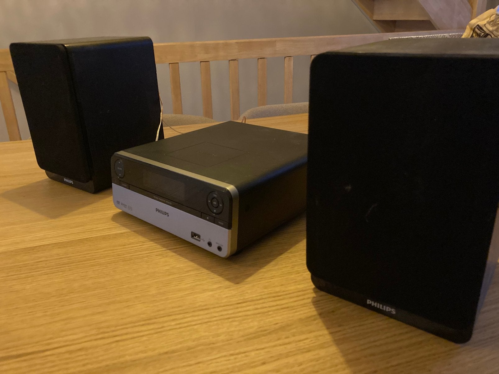 Te koop: philips dvd speler inclusief 2 geluidsboxen, Ophalen, Zo goed als nieuw, Philips