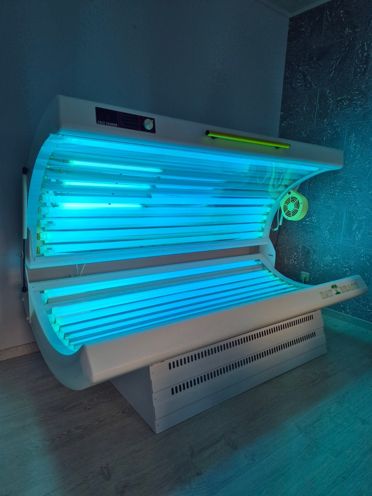 zonnebank te koop snelbruiner, Elektronische apparatuur, Zonnebanken en Gezichtsbruiners, Ophalen