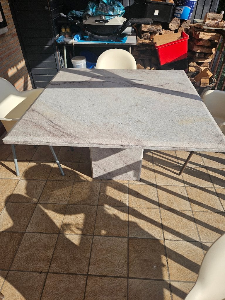 Tafel in marmer, Ophalen