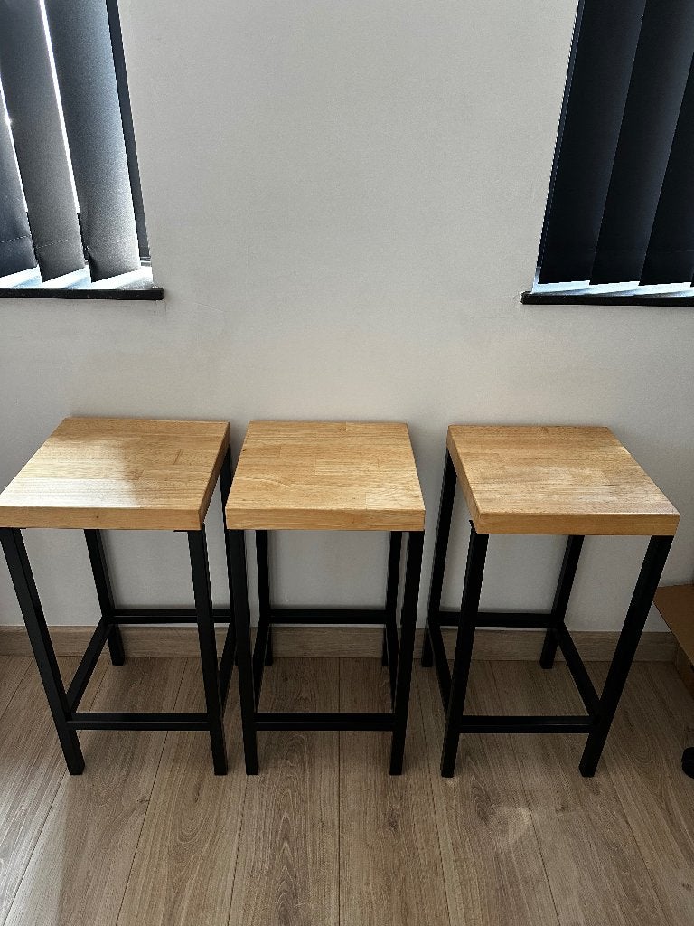 3 barkrukken, Ophalen, 60 tot 90 cm, Zo goed als nieuw, 3 krukken