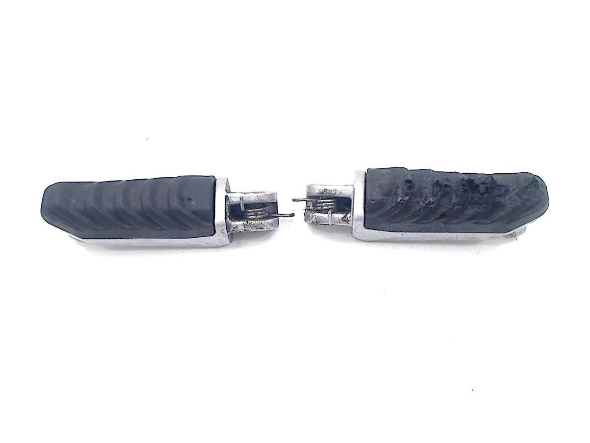VOETSTEUN SET VOOR Benelli BN125 2023 (01-2023/-), Dhr. S. di Majo, Gebruikt, Info@cama-motorparts.nl, P.J. Troelstraweg 8 8
3144 CX  MAASSLUIS, NL
