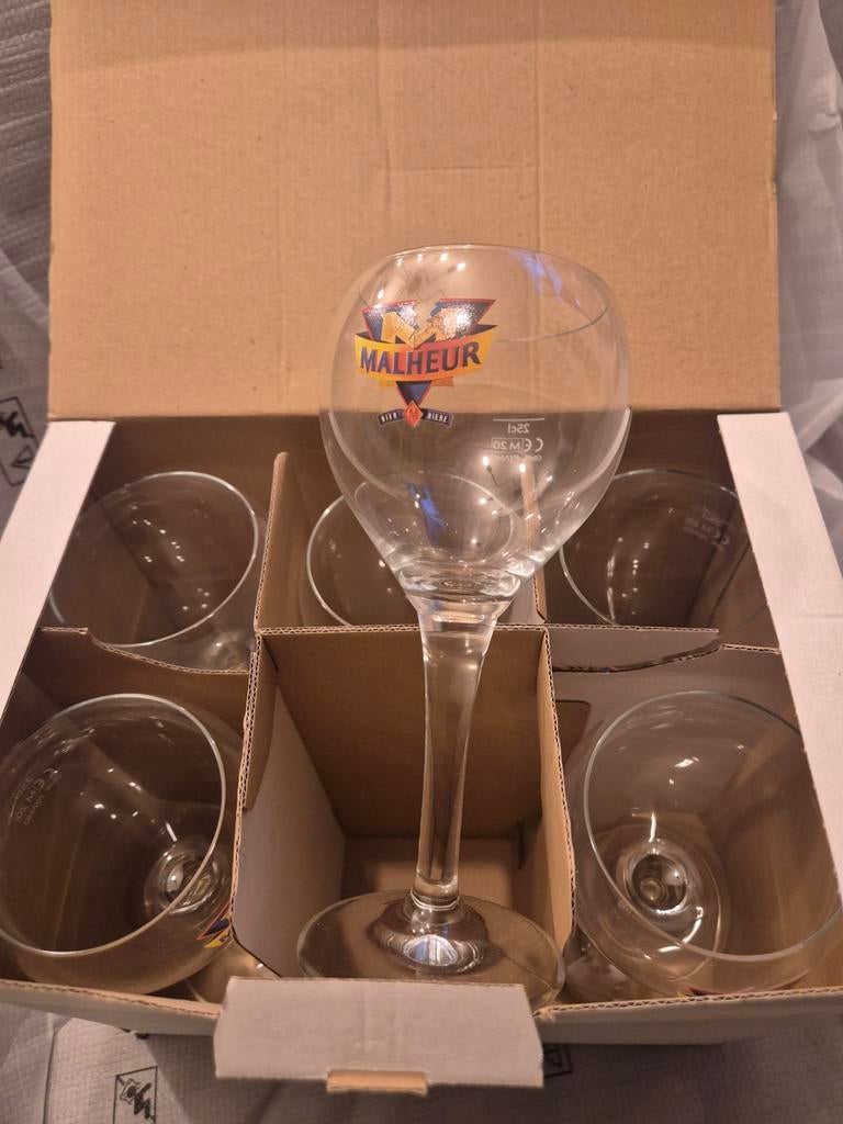 6 glazen malheur 25 cl, Verzenden
