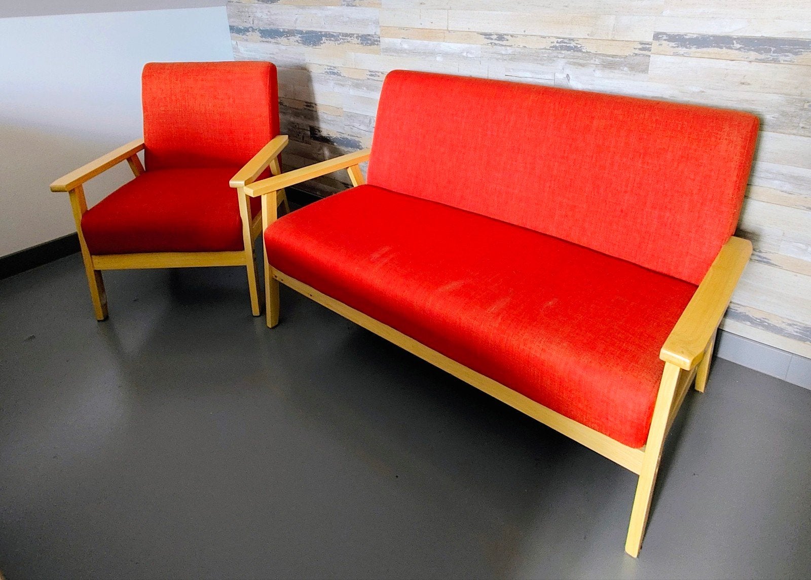 Nieuwe Scandinavische Retro Meubelset Oranje - Houten Poten, Ophalen, Minder dan 75 cm, 150 tot 200 cm, Driepersoons