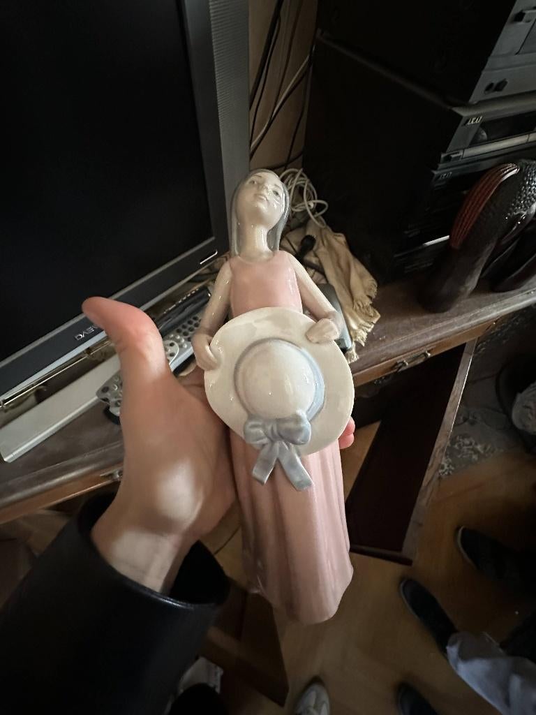 Porseleinen beeldje/ Lladro figurine, Antiquités & Art, Antiquités | Porcelaine, Enlèvement