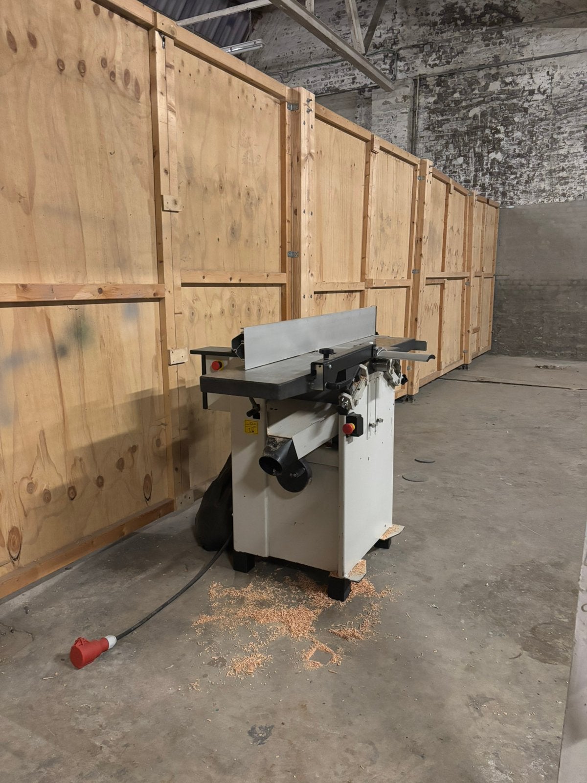 TE HUUR: vlak- vandiktebank Gent, Doe-het-zelf en Bouw, Gereedschap | Zaagmachines, Ophalen, Zo goed als nieuw